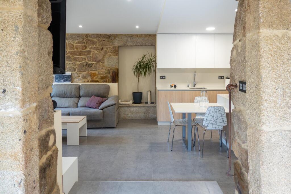 Imagen 4 de Casa de piedra reformada con jardín frente al puente romano de Cernadela (Mondariz)