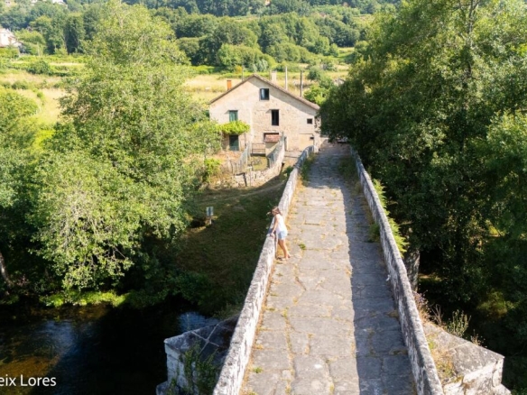 Imagen 1 de Casa de piedra reformada con jardín frente al puente romano de Cernadela (Mondariz) - El Club del Propietario Imagen 1 de Casa de piedra reformada con jardín frente al puente romano de Cernadela (Mondariz)