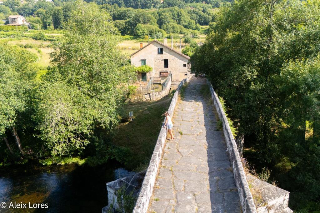 Imagen 1 de Casa de piedra reformada con jardín frente al puente romano de Cernadela (Mondariz)