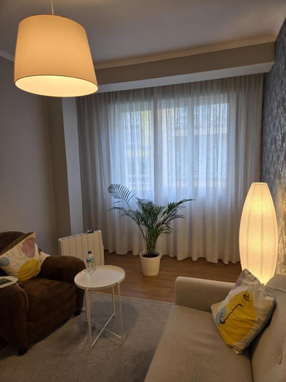 Imagen 2 de O GROVE CENTRO (CALLE CASTELAO): Espacio Premium de 93m² - Oficina de Lujo o Vivienda de Ensueño