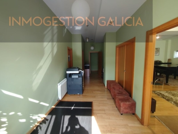 Imagen 1 de Local comercial en Venta en Santiago De Compostela La Coruña