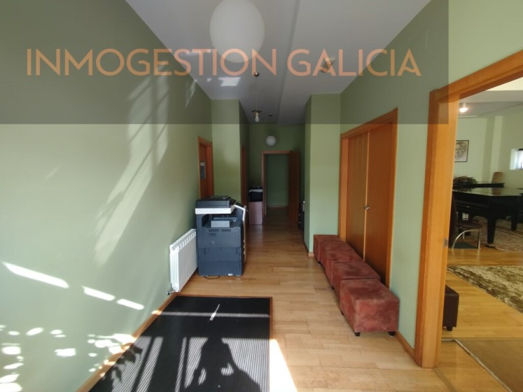 Imagen 1 de Local comercial en Venta en Santiago De Compostela La Coruña