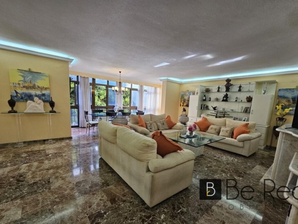 Imagen 2 de 2 APARTAMENTOS UNIDOS EN PLENO CENTRO DE TORREMOLINOS