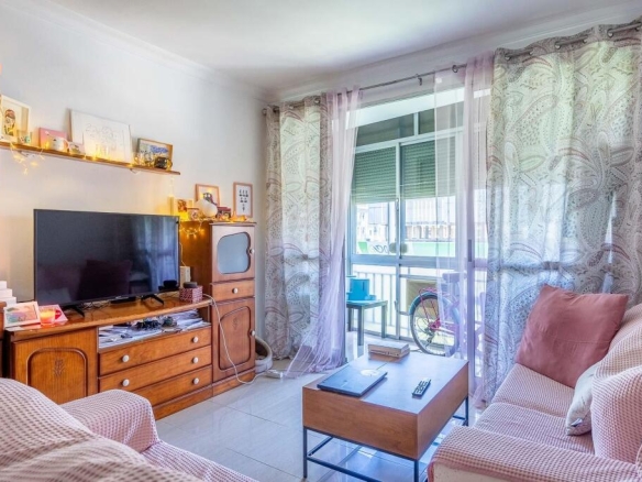 Imagen 2 de Gran oportunidad. Estupendo piso en Luis Montoto!!!!