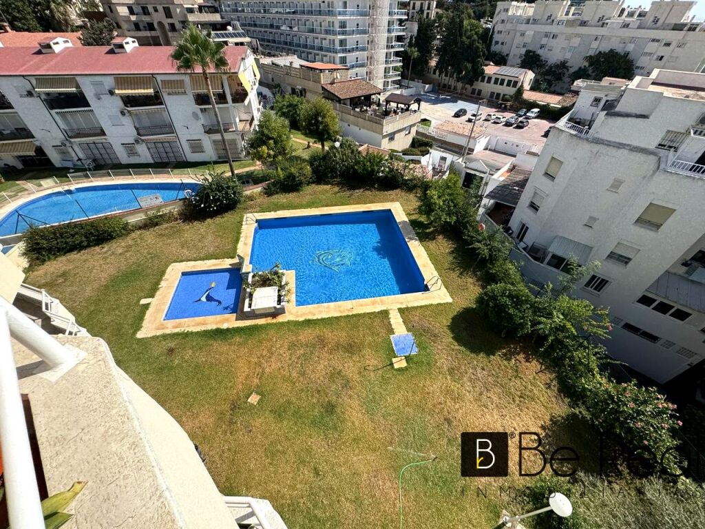 Imagen 3 de ATICO DE 2 DORMITORIOS CON VISTAS AL MAR EN LA CARIHUELA