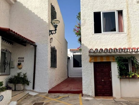 Imagen 3 de PRECIOSO ADOSADO DE ESQUINA CON  1 DORMITORIO EN PLAYAMAR