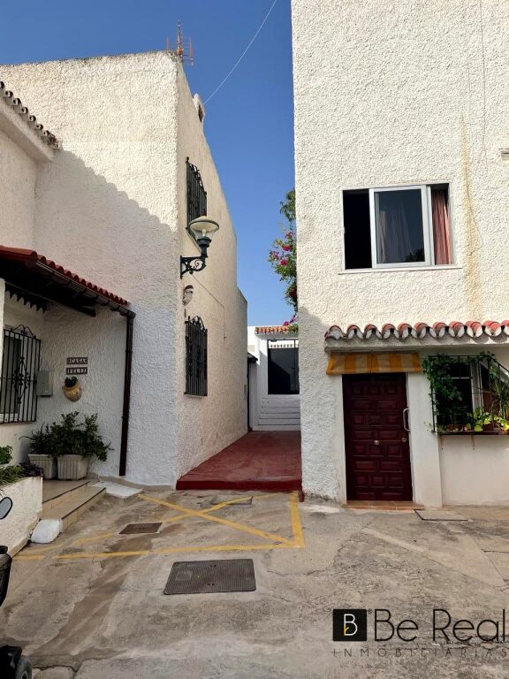 Imagen 3 de PRECIOSO ADOSADO DE ESQUINA CON  1 DORMITORIO EN PLAYAMAR