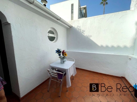 Imagen 4 de PRECIOSO ADOSADO DE ESQUINA CON  1 DORMITORIO EN PLAYAMAR