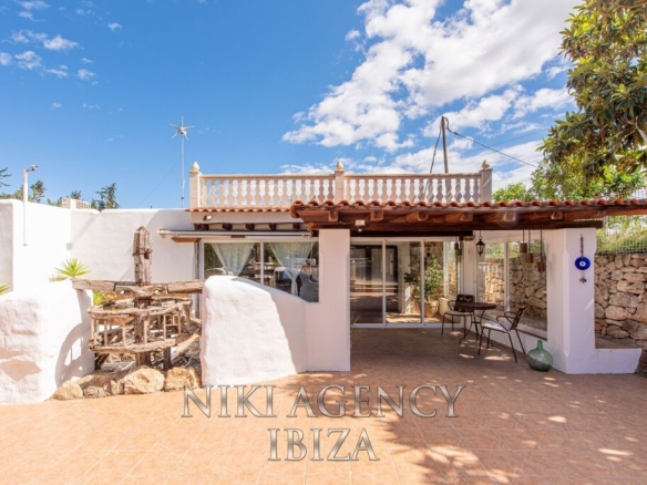 Imagen 2 de Casa de campo-Masía en Venta en Sant Joan De Labritja Baleares