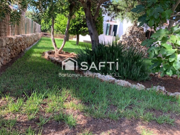 Imagen 3 de CLÁSICO CHALET EN ZONA TURÍSTICA TRANQUILA Y REPUTADA al oeste DE CIUTADELLA DE MENORCA.
