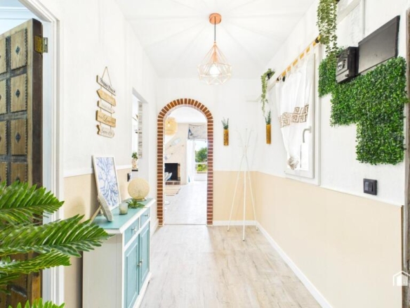 Imagen 3 de Piso reformado y amueblado con jardín a 5 min de la playa - C/ Zona Cala Romaguera