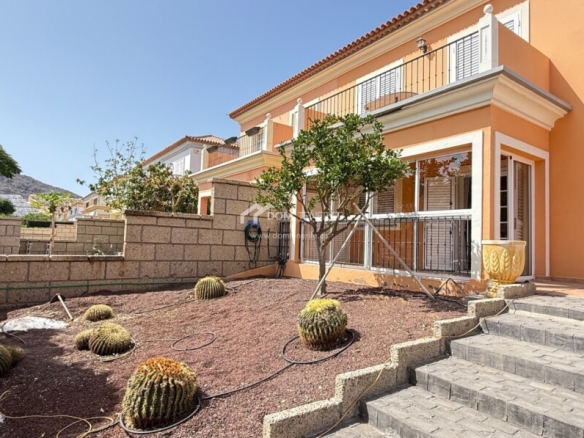 Imagen 3 de Casa-Chalet en Alquiler en Adeje Santa Cruz de Tenerife