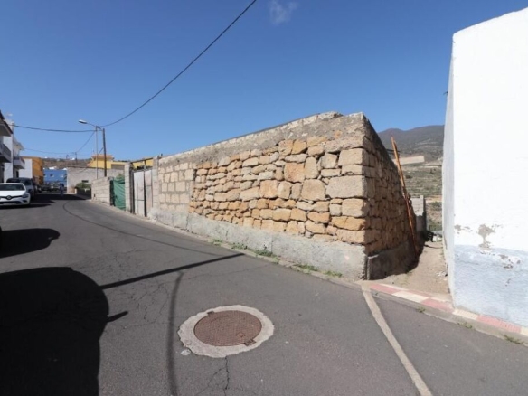 Imagen 3 de Terreno con construcción a reformar e invernaderos en Arico Viejo