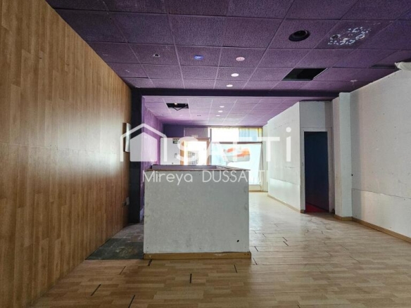 vivienda con local comercial y sótano