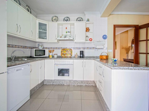 Imagen 2 de PRECIOSO PISO EN NERVION CON ASCENSOR