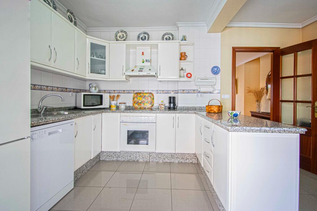 Imagen 2 de PRECIOSO PISO EN NERVION CON ASCENSOR