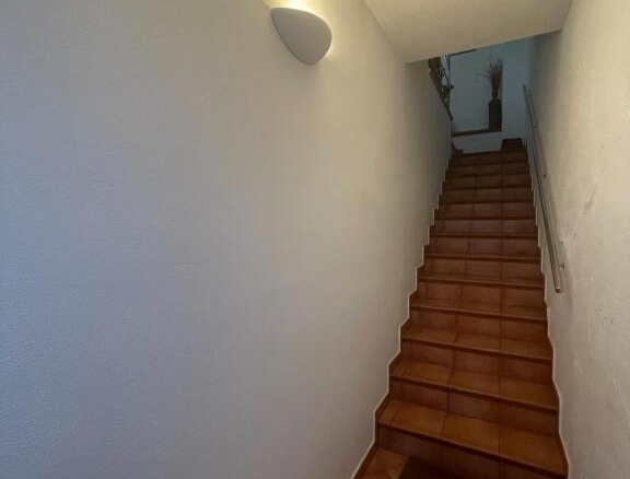 Imagen 2 de ? Permuta de Casa con encanto en el corazón de Mahón – Ideal para vivir e invertir