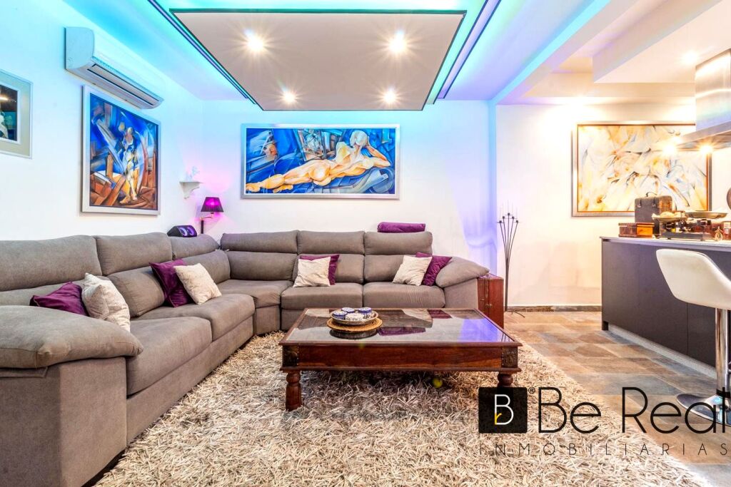 Imagen 3 de LUJOSA CASA RECIEN REFORMADA CON 5 APARTAMENTOS INDEPENIENTES EN TORREMOLINOS
