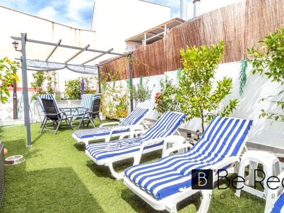 Imagen 1 de LUJOSA CASA RECIEN REFORMADA CON 5 APARTAMENTOS INDEPENIENTES EN TORREMOLINOS - El Club del Propietario Imagen 1 de LUJOSA CASA RECIEN REFORMADA CON 5 APARTAMENTOS INDEPENIENTES EN TORREMOLINOS