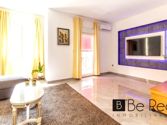 Imagen 3 de COQUETO APARTAMENTO DE 2 DORMITORIOS CON TERRAZA Y LICENCIA TURISTICA EN TORREMOLINOS