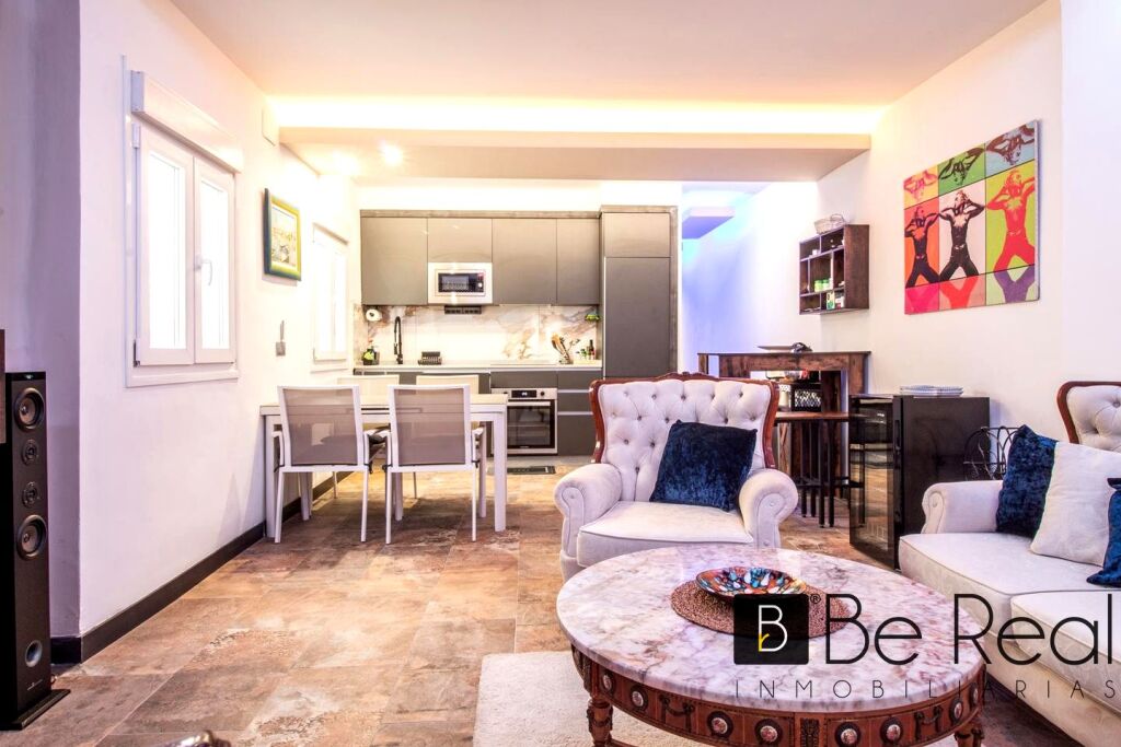Imagen 2 de PRECIOSO APARTAMENTO DE 2 DORMITORIOS CON LICENCIA TURISTICA EN LA ZONA DE EL CALVARIO EN TORREMOLINOS