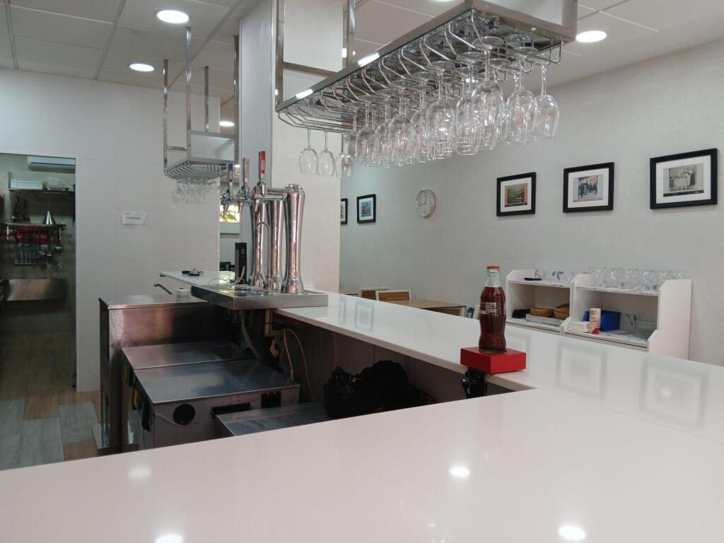 Imagen 4 de Local en venta de excelentes calidades ubicado en Tiro de Línea. LICENCIA EN ACTIVO Imagen 4 de Local en venta de excelentes calidades ubicado en Tiro de Línea. LICENCIA EN ACTIVO