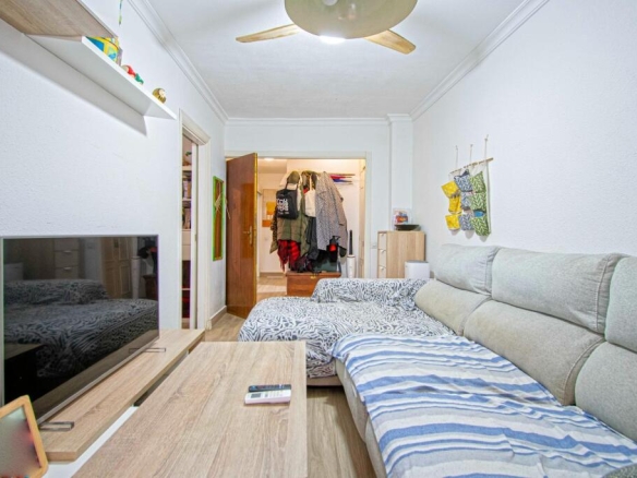 Imagen 3 de Estupendo piso con licencia VUT junto Iglesia de Los Gitanos!!!