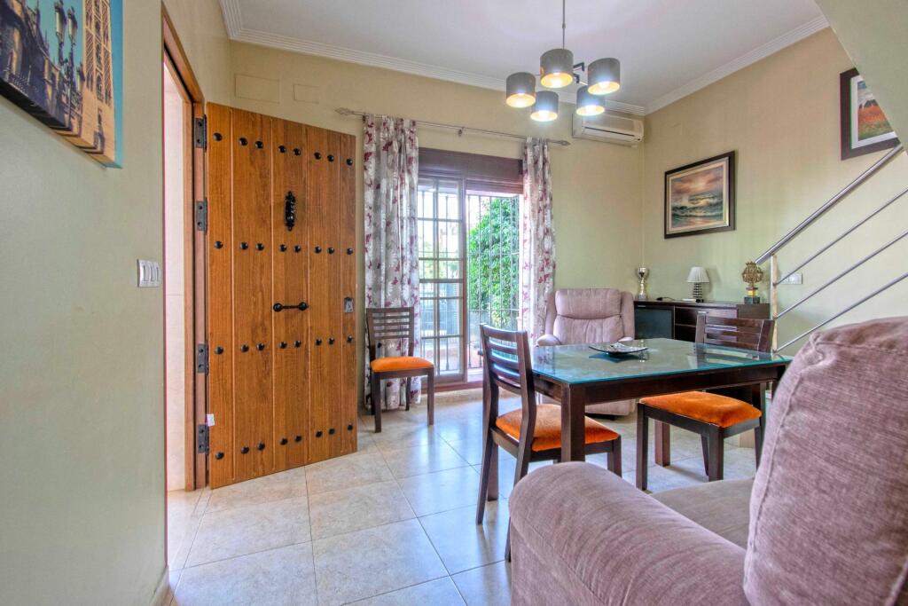 Imagen 4 de Encantadora casa en La Cruz Roja con bonito patio delantero!!!!! Imagen 4 de Encantadora casa en La Cruz Roja con bonito patio delantero!!!!!