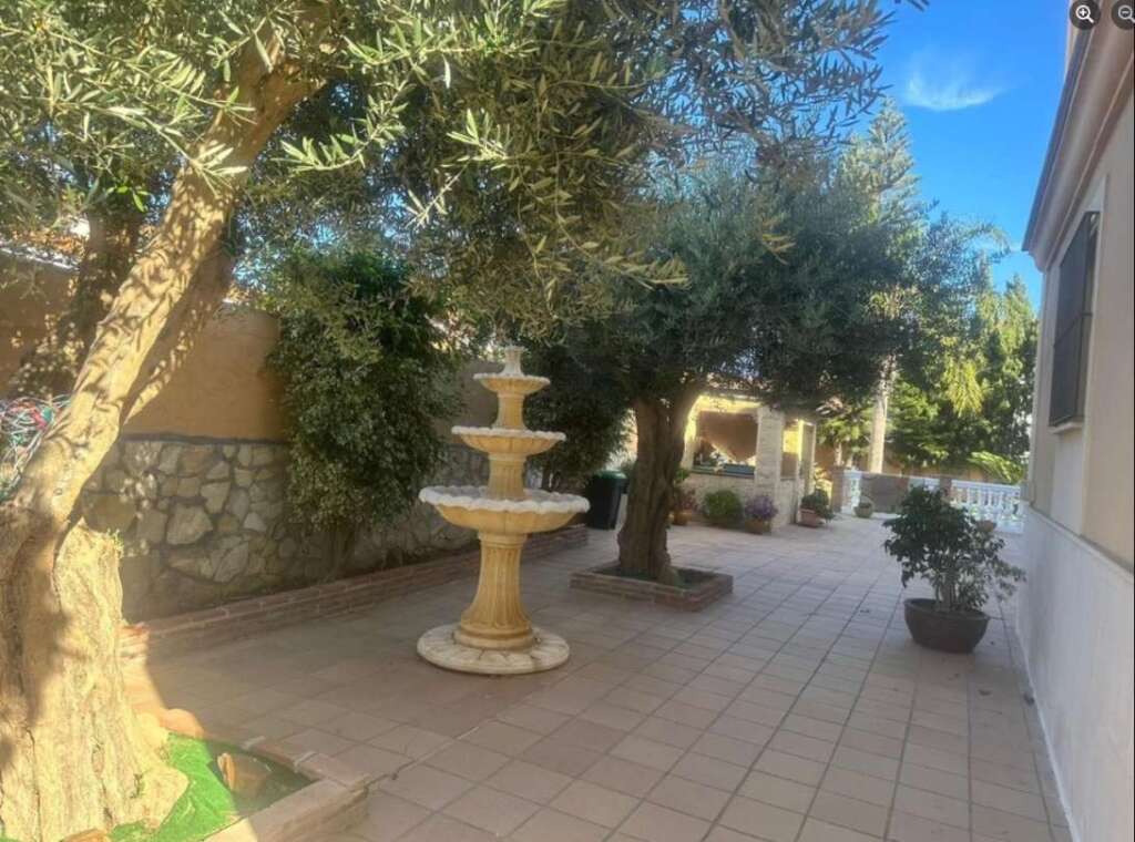 Imagen 2 de Casa-Chalet en Venta en Linea De La Concepcion