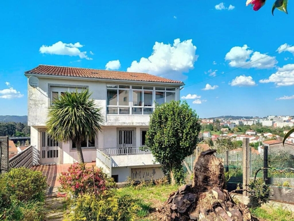 Imagen 4 de Casa independiente con jardín y  vistas impresionantes en Santiago de Compostela.