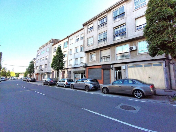 BIEN SITUADO Y FACIL ACCESO.