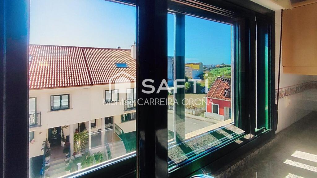 Imagen 2 de Alquiler. Bonito apartamento en el puerto de Aguiño- Ribeira.