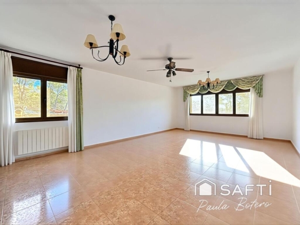 luminosa y en entorno natural.