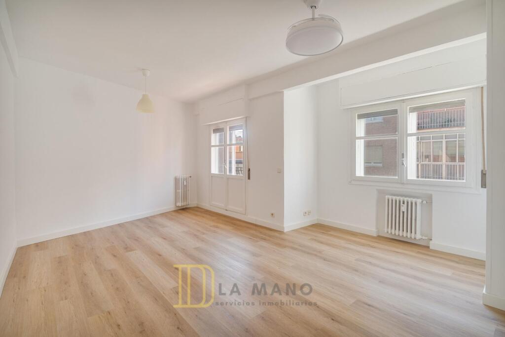 Imagen 2 de PISO TOTALMENTE EXTERIOR RECIÉN REFORMADO Y CON TERRAZA