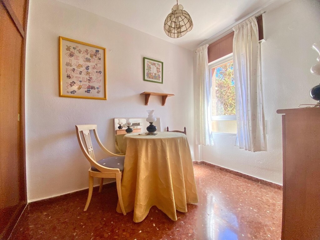 Imagen 3 de AMPLIA VIVIENDA FAMILIAR EN CIUDAD JARDÍN – MÁLAGA