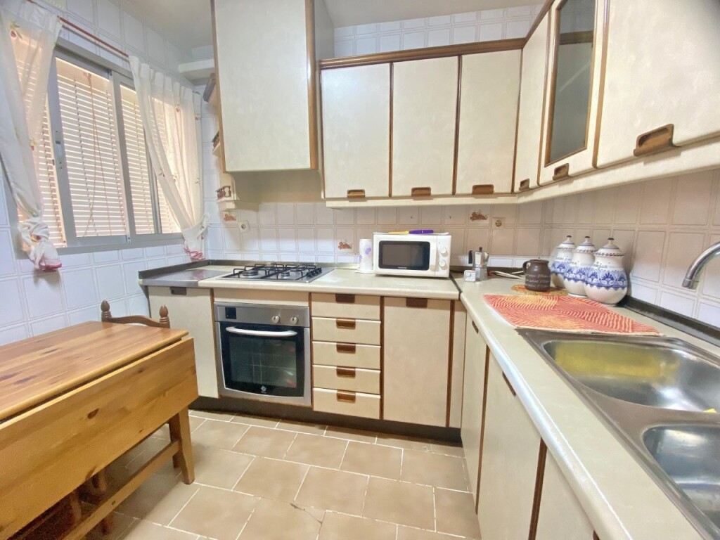 Imagen 4 de AMPLIA VIVIENDA FAMILIAR EN CIUDAD JARDÍN – MÁLAGA
