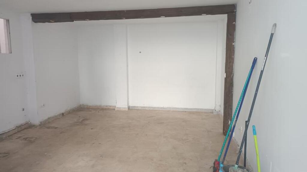 Imagen 3 de ESTUPENDO LOCAL COMERCIAL EN VENTA EN EL CENTRO DE SABINILLAS