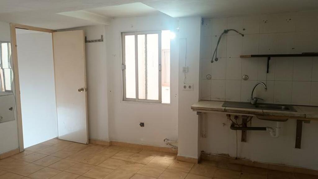 Imagen 4 de ESTUPENDO LOCAL COMERCIAL EN VENTA EN EL CENTRO DE SABINILLAS