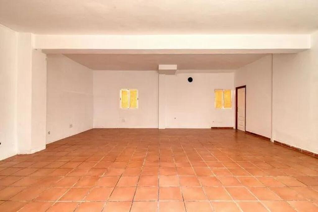 Imagen 2 de VENTA DE LOCAL COMERCIAL EN PLENO CORAZÓN DE SABINILLAS
