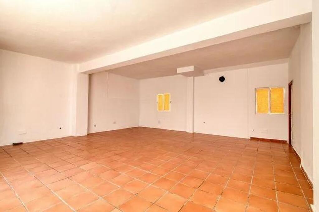 Imagen 3 de VENTA DE LOCAL COMERCIAL EN PLENO CORAZÓN DE SABINILLAS