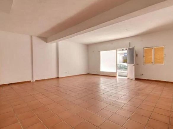 Imagen 1 de VENTA DE LOCAL COMERCIAL EN PLENO CORAZÓN DE SABINILLAS - El Club del Propietario Imagen 1 de VENTA DE LOCAL COMERCIAL EN PLENO CORAZÓN DE SABINILLAS