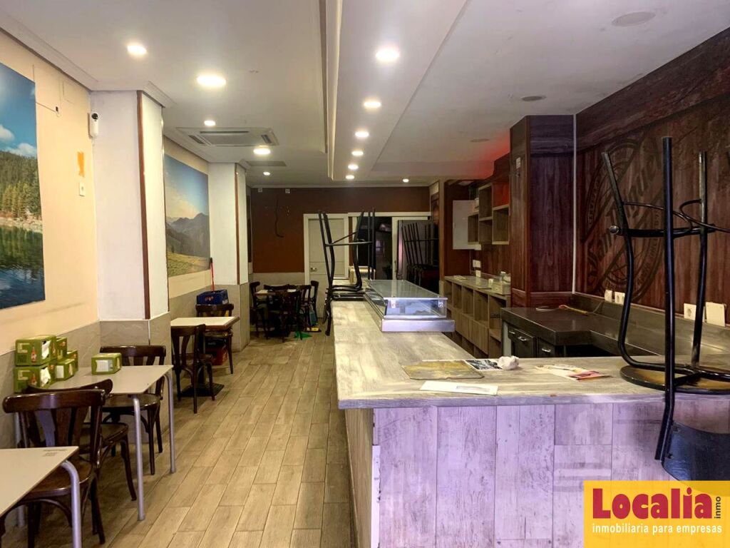 Imagen 3 de Atractivo bar en zona de copas en Valladolid