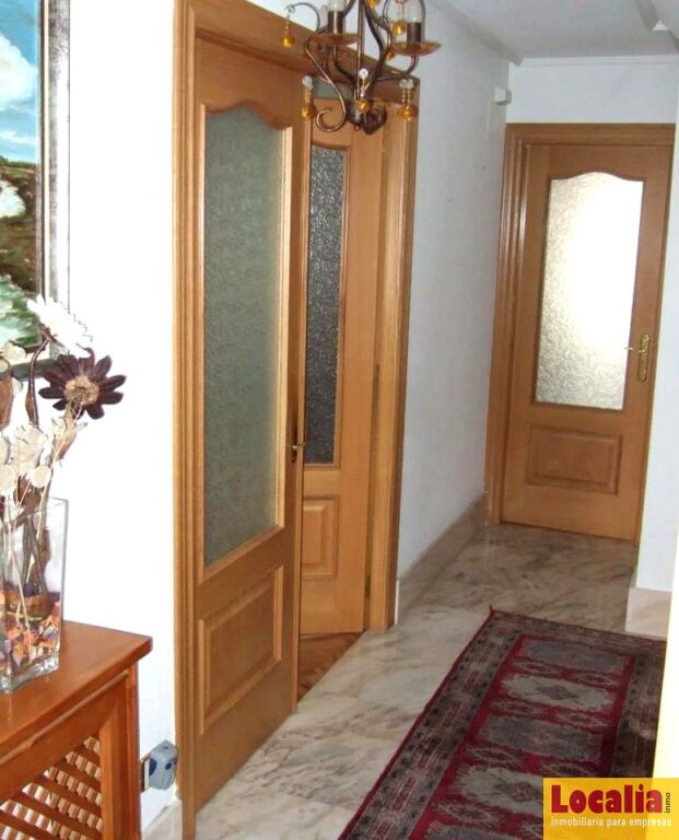Imagen 2 de Excelente chalet con garaje cerrado en Palencia