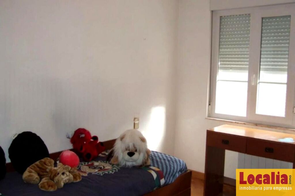 Imagen 4 de Excelente chalet con garaje cerrado en Palencia