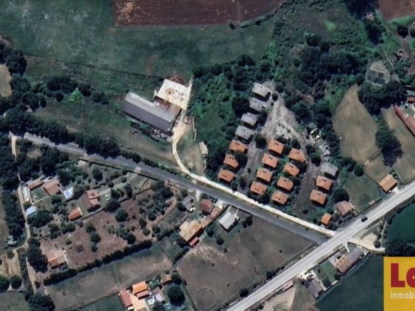 Imagen 4 de Suelo con obra parada en Villarcayo (Burgos)