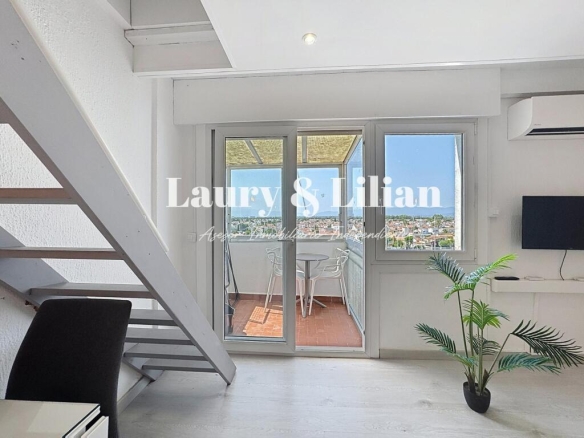 Imagen 4 de Apartamento reformado con vistas a los canales de Empuriabrava