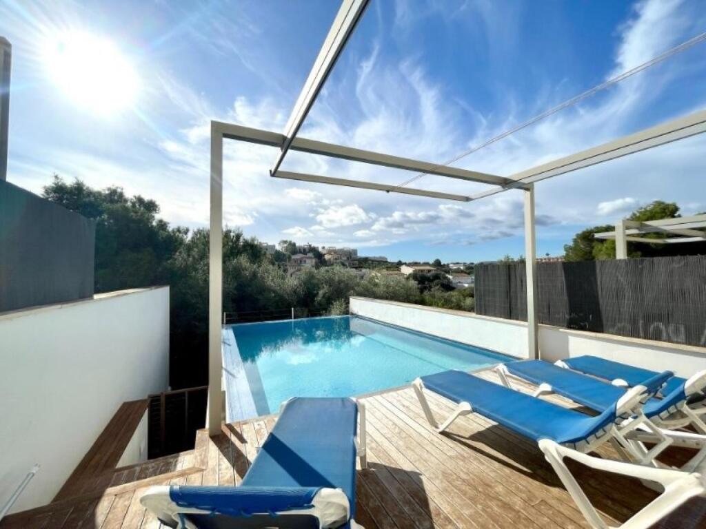 Imagen 2 de PRECIOSO DUPLEX CON PISCINA Y VISTAS AL MAR