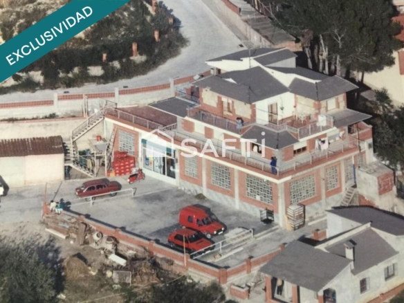 Imagen 1 de MAGNIFICA CASA UNIFAMILIAR IDEAL PARA DOS FAMILIAS