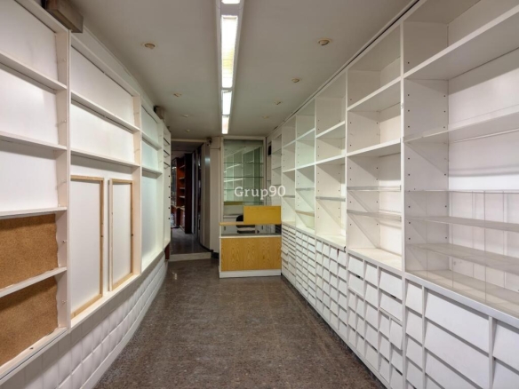 Imagen 4 de ? EDIFICIO CON LOCAL COMERCIAL EN VENTA EN EL CENTRO DE LLEIDA – IDEAL INVERSORES