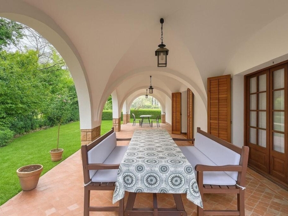 Imagen 3 de Espectacular Chalet en Maçanet de la Selva con Jardín y Piscina